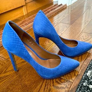 Aldo 6.5 indigo colour shoes